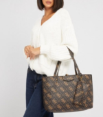 Gaess Woman Printed Tote Bag - Image 2