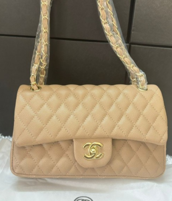 Chenal classic flap bag (1)